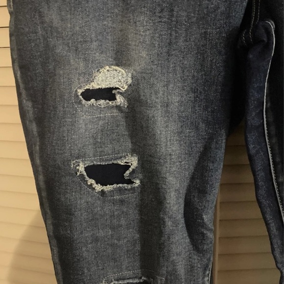 Ripped Maurice’s Jeggings - Picture 3 of 5